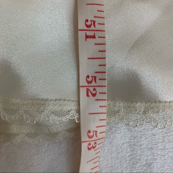 Jones New York Lace Ivory Nightgown Chemise Lingerie with Flaw VTG - Picture 13 of 14